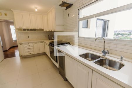 Apartamento para alugar com 240m², 3 quartos e 3 vagas Apartamento para alugar com 240m², 3 quartos e 3 vagasCozinha