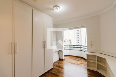 Apartamento para alugar com 240m², 3 quartos e 3 vagas Apartamento para alugar com 240m², 3 quartos e 3 vagasSuíte 2
