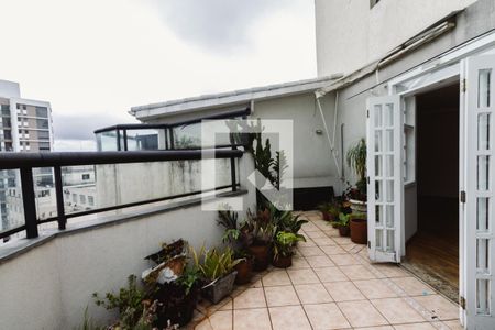 Apartamento para alugar com 240m², 3 quartos e 3 vagas Apartamento para alugar com 240m², 3 quartos e 3 vagasVaranda