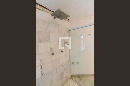 Apartamento para alugar com 240m², 3 quartos e 3 vagas Apartamento para alugar com 240m², 3 quartos e 3 vagasBanheiro da Suíte 1 Chuveiro