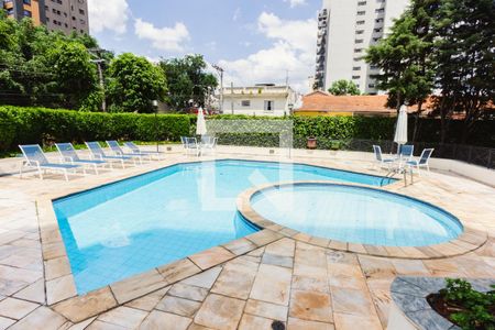 Apartamento para alugar com 240m², 3 quartos e 3 vagas Apartamento para alugar com 240m², 3 quartos e 3 vagasPiscina
