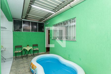 Casa à venda com 235m², 3 quartos e 2 vagasQuintal e área de serviço