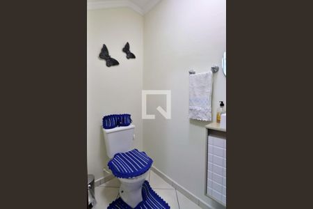 Casa de condomínio à venda com 115m², 3 quartos e 2 vagasLavabo