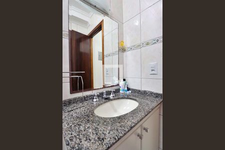 Casa de condomínio à venda com 115m², 3 quartos e 2 vagasBanheiro Social