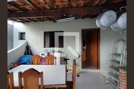 Casa à venda com 285m², 3 quartos e 8 vagasQuarto Fundos