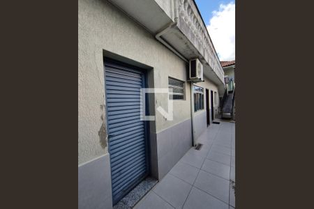 Casa à venda com 285m², 3 quartos e 8 vagasCasa dos fundos