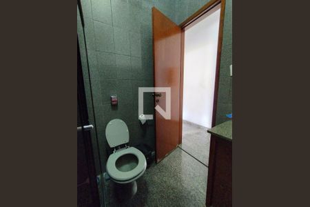 Casa à venda com 285m², 3 quartos e 8 vagasBanheiro - torneira