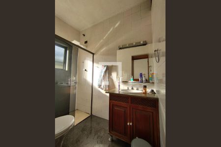 Casa à venda com 285m², 3 quartos e 8 vagasBanheiro - torneira