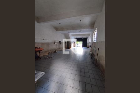 Garagem de casa à venda com 3 quartos, 285m² em Vila Brasílio Machado, São Paulo