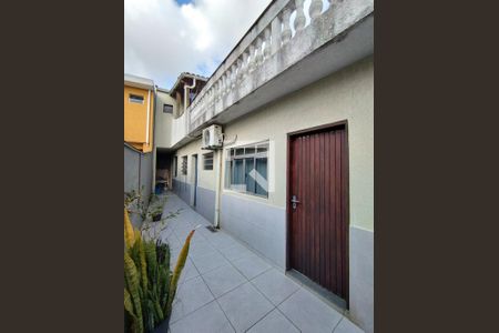 Casa à venda com 285m², 3 quartos e 8 vagasCasa dos fundos