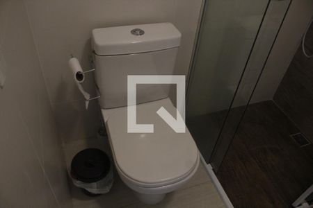 Banheiro de apartamento para alugar com 1 quarto, 52m² em José Menino, Santos
