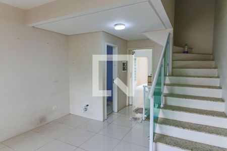 Sala de casa para alugar com 2 quartos, 110m² em Jardim das Vertentes, São Paulo