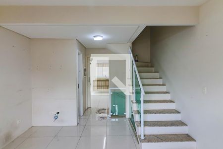 Sala de casa para alugar com 2 quartos, 110m² em Jardim das Vertentes, São Paulo