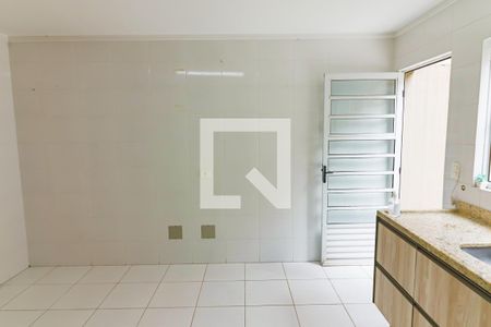 Cozinha de casa para alugar com 2 quartos, 110m² em Jardim das Vertentes, São Paulo