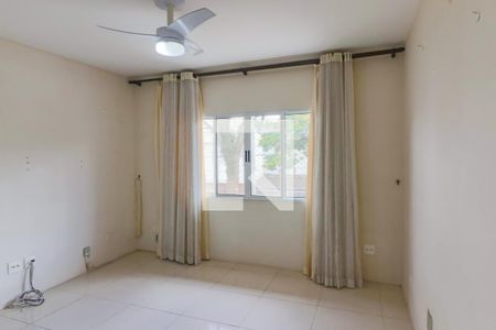 Sala de casa para alugar com 2 quartos, 110m² em Jardim das Vertentes, São Paulo