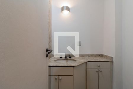 Banheiro de apartamento para alugar com 1 quarto, 38m² em Vila Nova Conceição, São Paulo