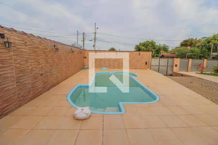 Casa à venda com 93m², 2 quartos e 6 vagasPiscina