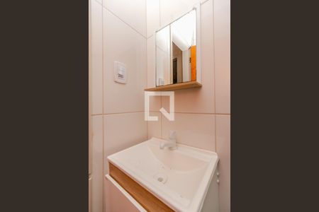 Casa à venda com 90m², 2 quartos e 1 vaga Casa à venda com 90m², 2 quartos e 1 vagaBanheiro