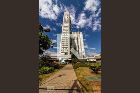 Apartamento para alugar com 74m², 3 quartos e 1 vaga Apartamento para alugar com 74m², 3 quartos e 1 vagaFachada