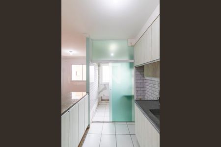 Sala/Cozinha de apartamento para alugar com 2 quartos, 45m² em Vila Carmosina, São Paulo