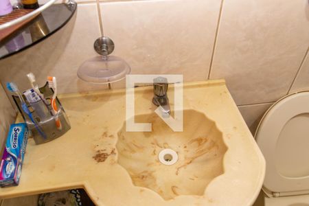 Casa à venda com 200m², 3 quartos e 2 vagas Casa à venda com 200m², 3 quartos e 2 vagasDetalhe do banheiro