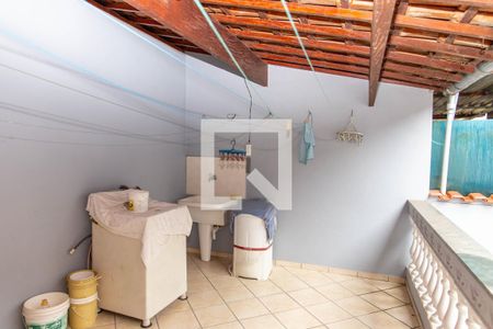 Casa à venda com 200m², 3 quartos e 2 vagas Casa à venda com 200m², 3 quartos e 2 vagasÁrea de Serviço