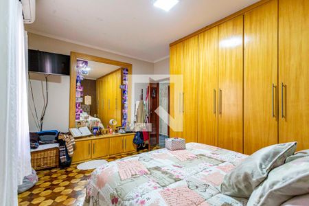 Casa à venda com 240m², 3 quartos e 4 vagasSuite