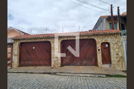 Casa à venda com 240m², 3 quartos e 4 vagasFachada