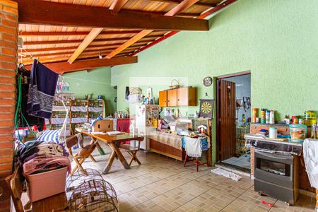 Casa à venda com 240m², 3 quartos e 4 vagasÁrea de Serviço e Espaço Churrasco