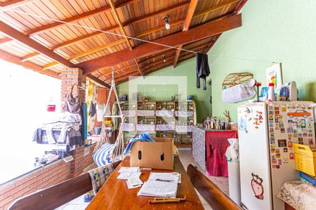 Casa à venda com 240m², 3 quartos e 4 vagasÁrea de Serviço e Espaço Churrasco