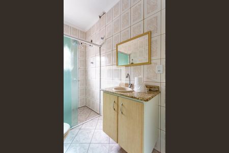 Casa à venda com 240m², 3 quartos e 4 vagasEdicula - Banheiro