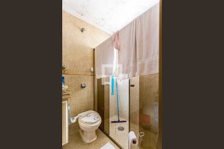 Casa à venda com 240m², 3 quartos e 4 vagasBanheiro da Suite