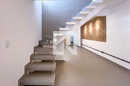 Casa à venda com 150m², 3 quartos e 1 vagaEscada