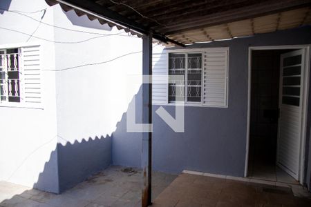 Casa para alugar com 75m², 2 quartos e 1 vagaQuintal