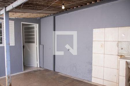 Casa para alugar com 75m², 2 quartos e 1 vagaÁrea de Serviço