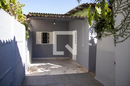 Casa para alugar com 75m², 2 quartos e 1 vagaQuintal