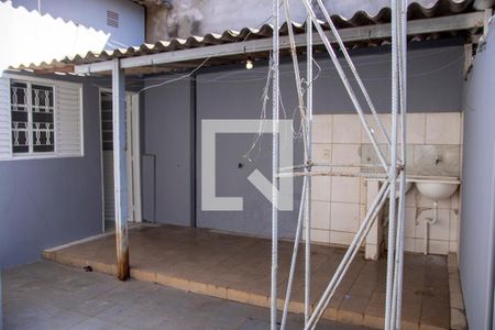 Casa para alugar com 75m², 2 quartos e 1 vagaQuintal