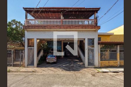 Casa à venda com 400m², 4 quartos e 8 vagasFachada