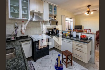 Casa à venda com 400m², 4 quartos e 8 vagasCozinha