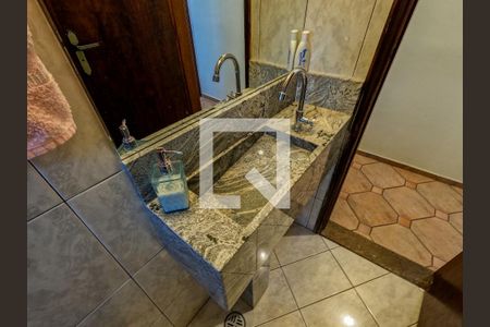 Casa à venda com 400m², 4 quartos e 8 vagasBanheiro 1