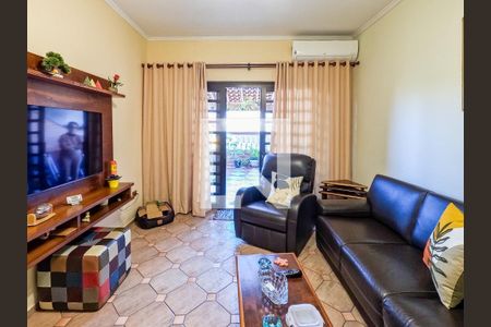 Sala de casa à venda com 4 quartos, 400m² em Vila União(zona Norte), São Paulo