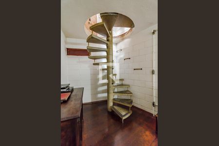 Escada de casa para alugar com 2 quartos, 110m² em Vila Madalena, São Paulo