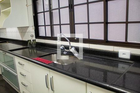 Casa para alugar com 340m², 3 quartos e 2 vagasCozinha