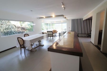 Sala de casa para alugar com 5 quartos, 451m² em Adalgisa, Osasco