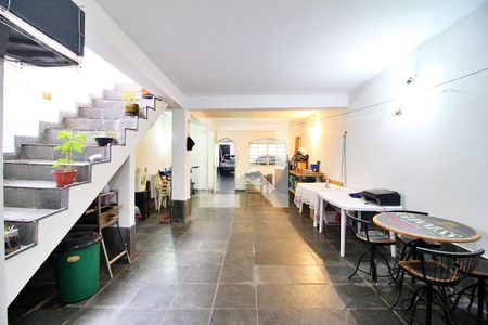 Casa à venda com 220m², 3 quartos e 4 vagasÁrea de Serviço