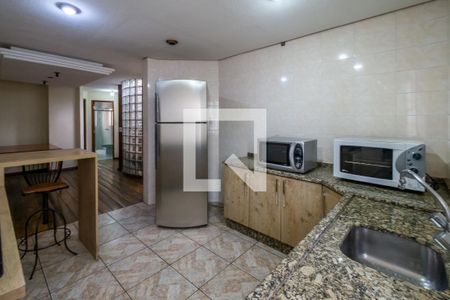 Casa à venda com 574m², 4 quartos e 3 vagas Casa à venda com 574m², 4 quartos e 3 vagasCozinha