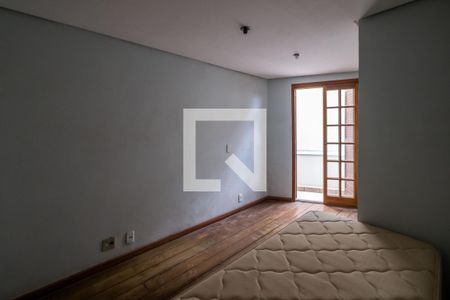 Casa à venda com 574m², 4 quartos e 3 vagas Casa à venda com 574m², 4 quartos e 3 vagasQuarto 2