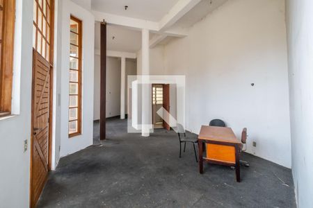 Casa à venda com 574m², 4 quartos e 3 vagas Casa à venda com 574m², 4 quartos e 3 vagasEscritório