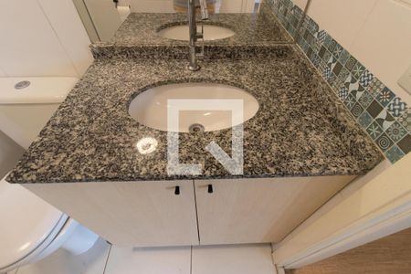 Apartamento à venda com 55m², 2 quartos e 1 vaga Apartamento à venda com 55m², 2 quartos e 1 vagaDetalhe do banheiro