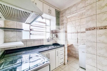 Cozinha e Área de Serviço de apartamento para alugar com 2 quartos, 51m² em São João Batista, Belo Horizonte